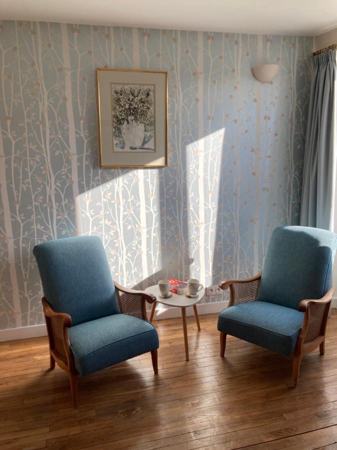 Salon-la-Tour Chambres & Table D'Hotes De La Vieille Ferme מראה חיצוני תמונה