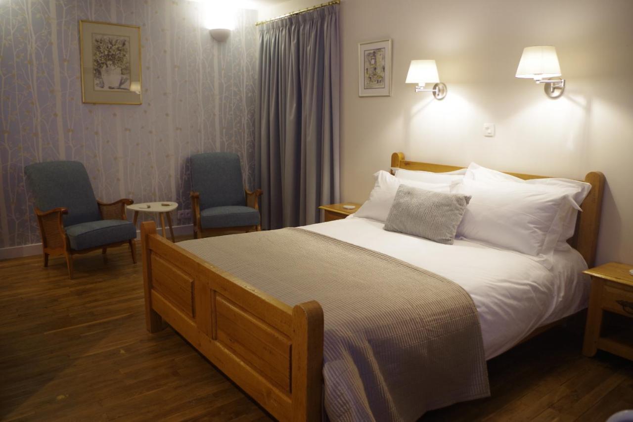 Salon-la-Tour Chambres & Table D'Hotes De La Vieille Ferme מראה חיצוני תמונה