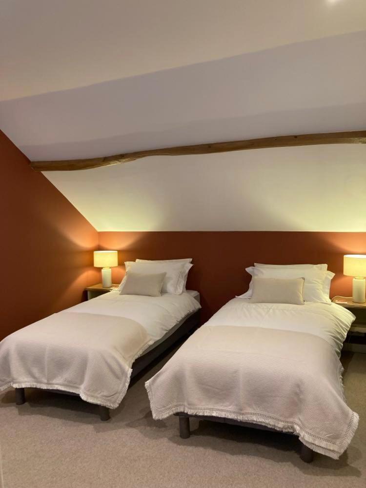 Salon-la-Tour Chambres & Table D'Hotes De La Vieille Ferme מראה חיצוני תמונה